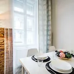 Bpr Bright Sapphire Apartment *