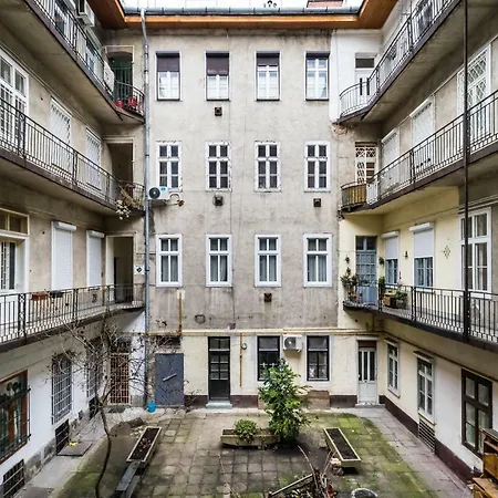 Апартаменты Bpr Bright Sapphire