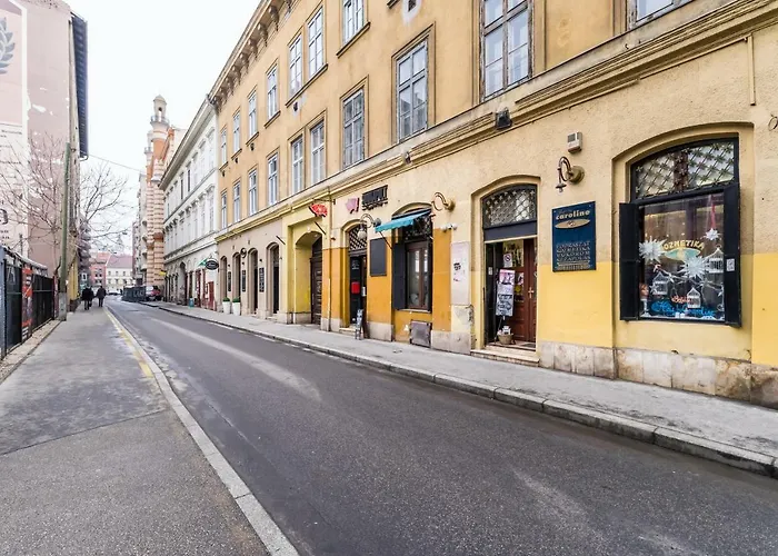 Bpr Bright Sapphire Budapest